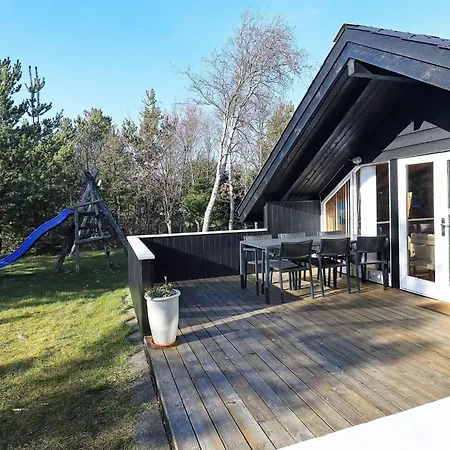 6 Person In Saltum-by Traum *